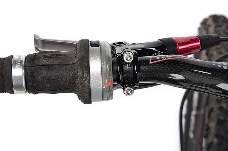 SRAM grip shift. Lever is operated with twisting it - like using throttle on a motorcycle! :)