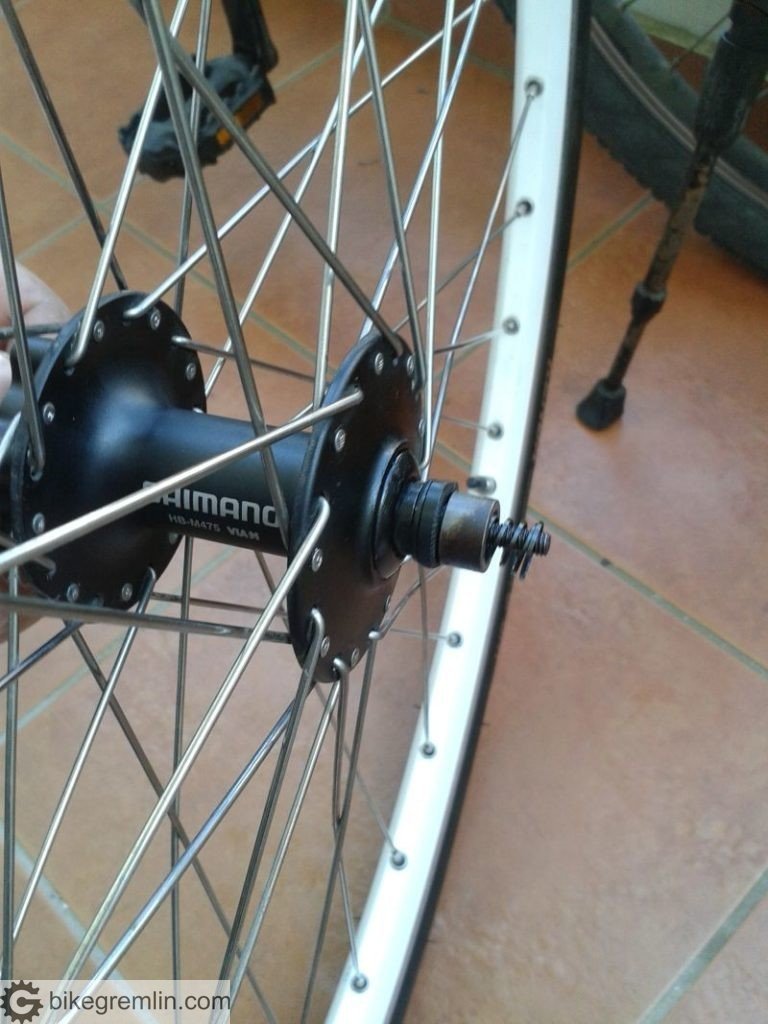 Bushings off an old MTB rear wheel. They simulate putting wheel in the dropouts before tightening the QR lever.