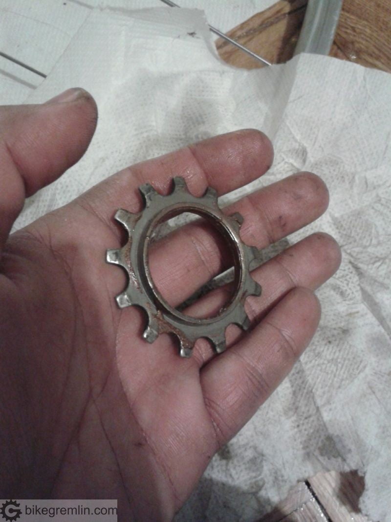 Cassette lockring coated with some copper grease