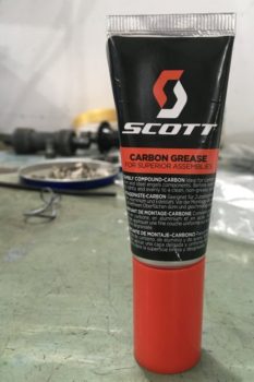 Special paste ("grease") for mounting carbon components (seatposts, stems, handlebars...)