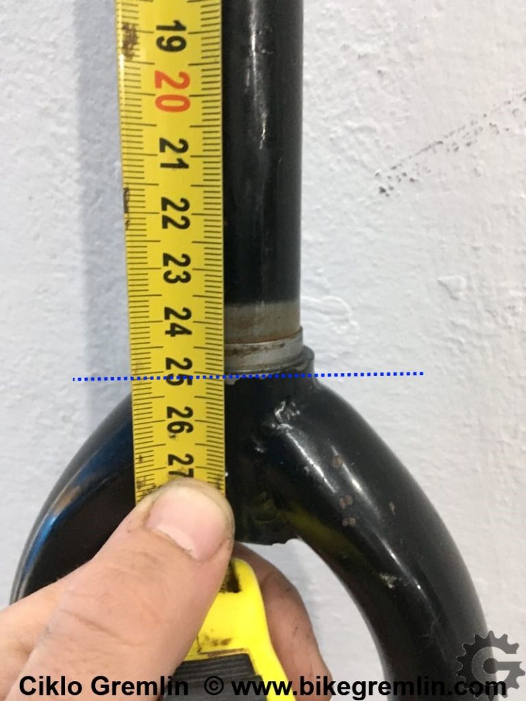 Measure is from the top of the column to the bottom of the fork crown. Picture 3b