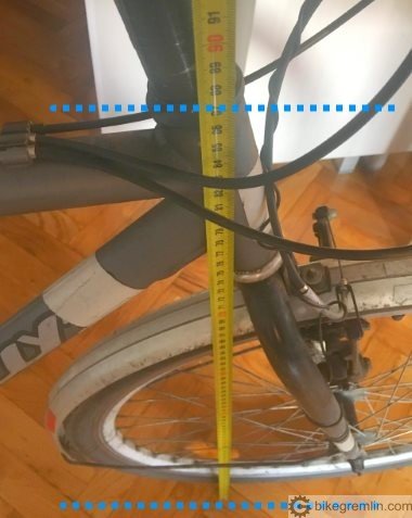 Measuring head tube top height. Picture 4a