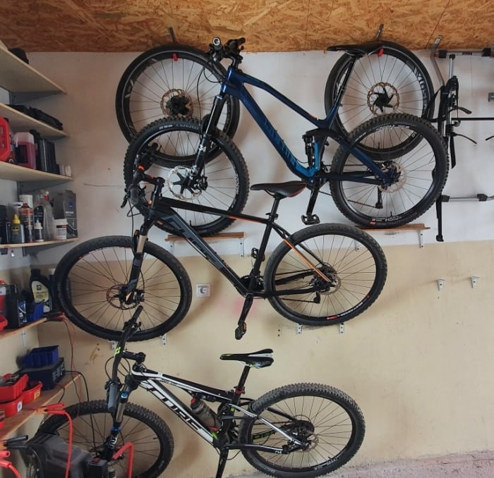 Stacked bicycle storage solution