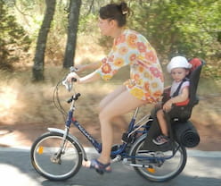 Transporting children on a bicycle
