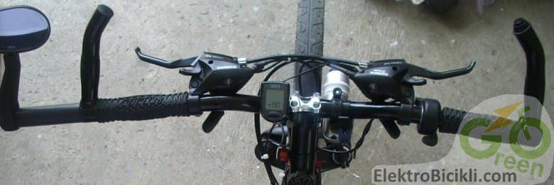 E-bicycle handlebars, with a throttle lever and a rearview mirror
