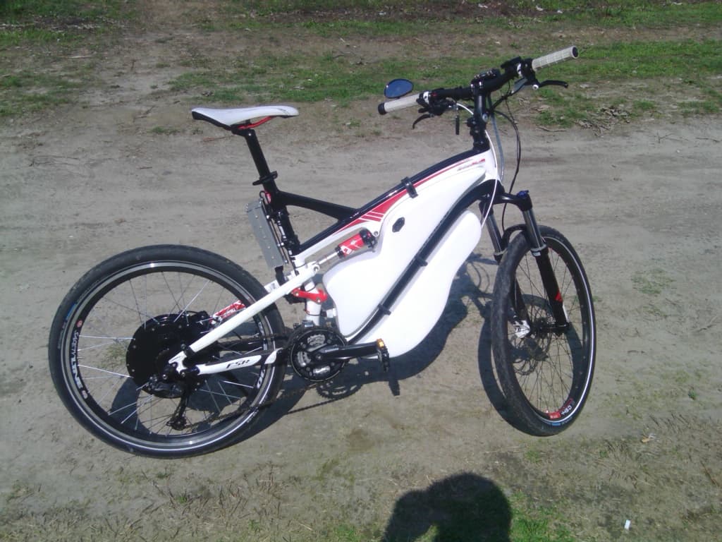 Specialized bicycle modified to an electric bicycle - right profile