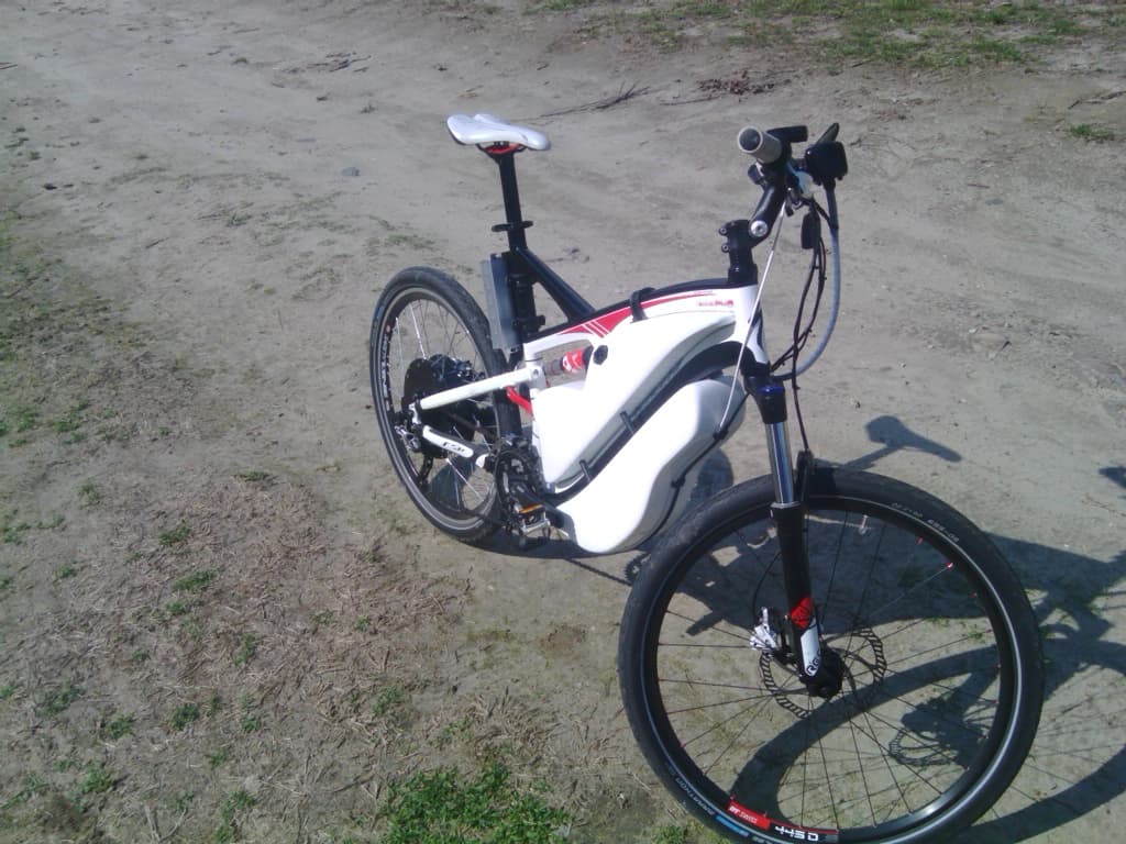 Specialized bicycle modified to an electric bicycle - front side profile