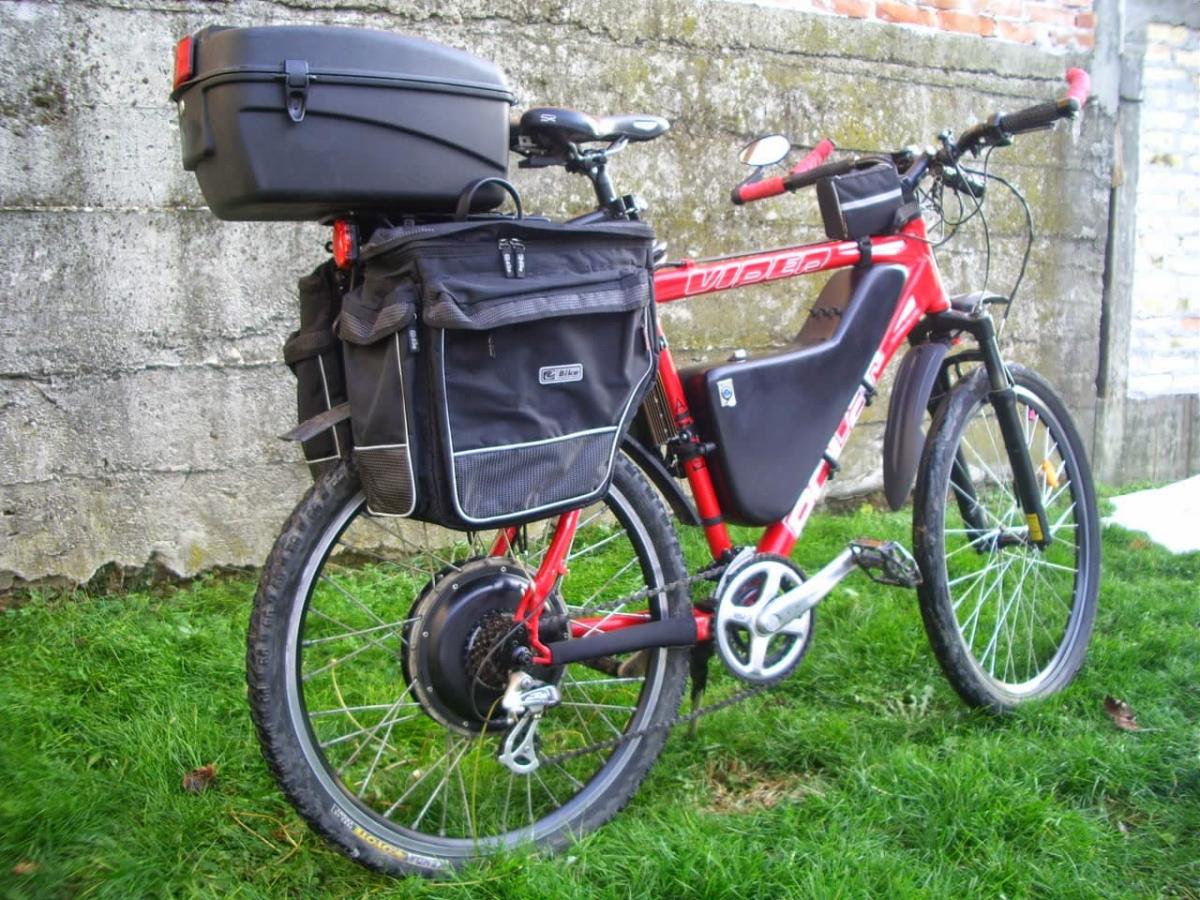 Polar Viper modified into an electric bicycle - with baggage, photographed from the rear